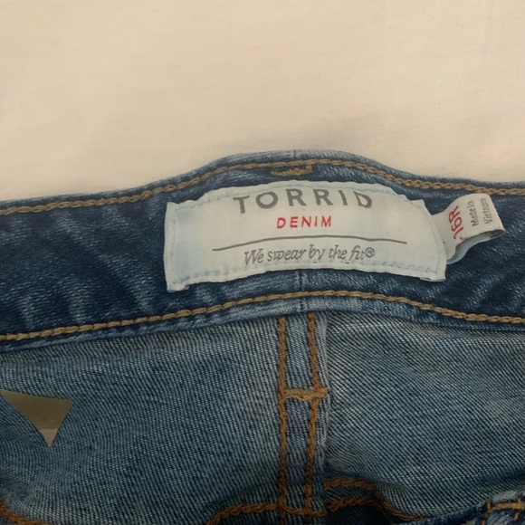 Torrid ankle skinny factory distressed jeans size 16R - Picture 4 of 12